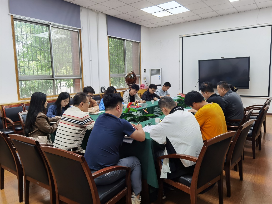 TYmanga
召开深入贯彻中央八项规定精神学习教育总结会